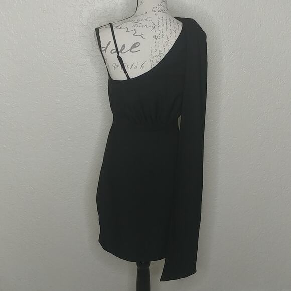 Likely One Side Cape Dress Black Size 4 - Picture 3 of 4